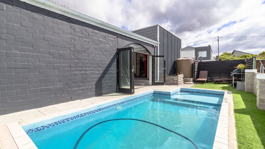 2 Bedroom Property for Sale in Franskraal Western Cape